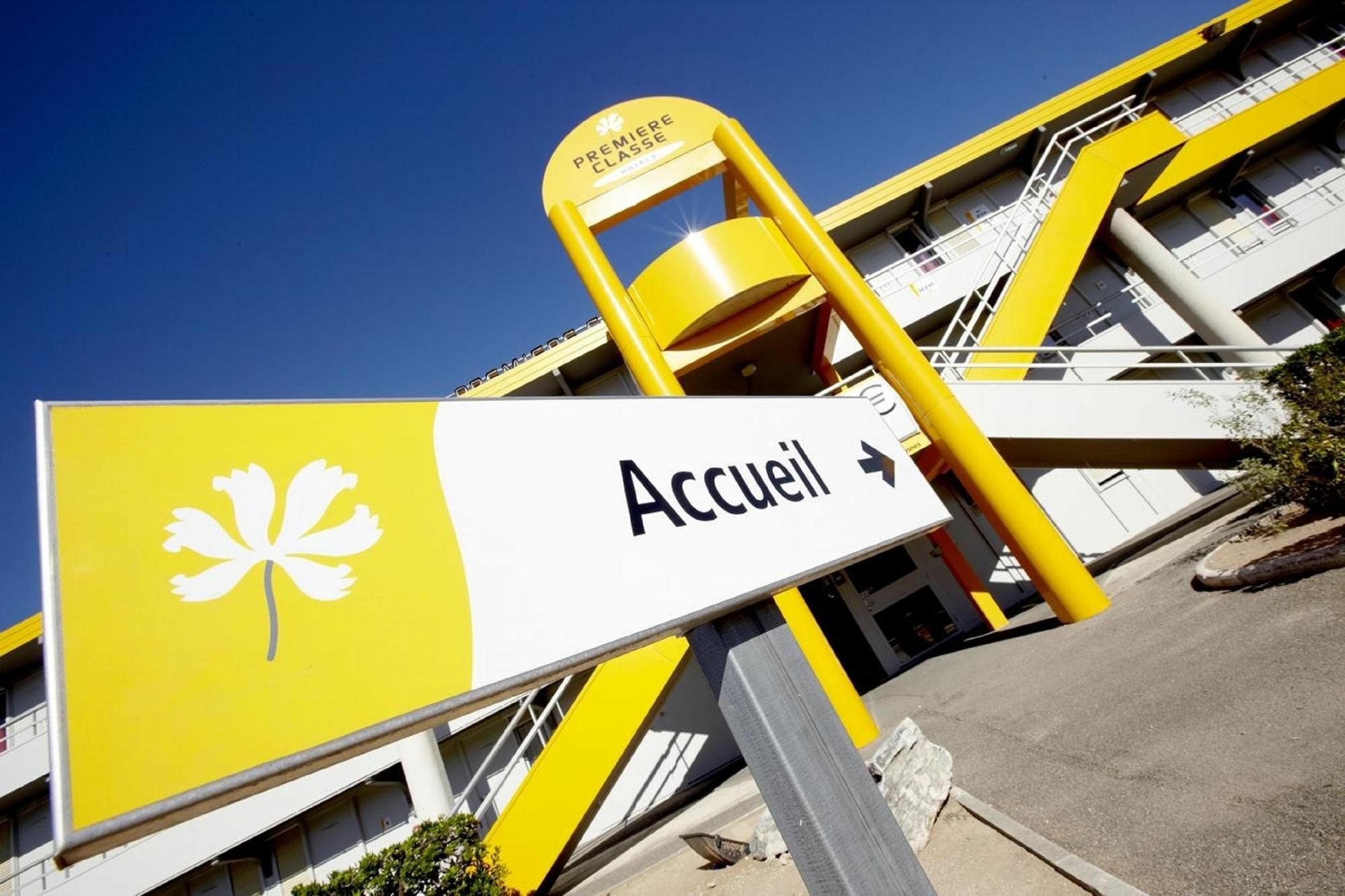Premiere Classe Aeroport Marseille Vitrolles  Buitenkant foto